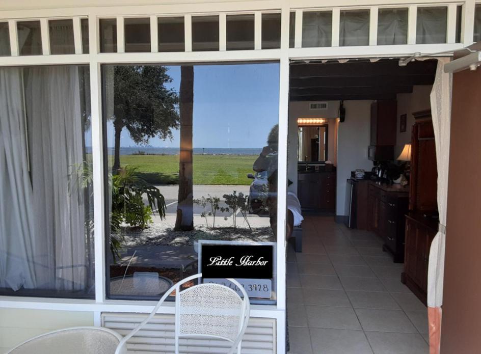 Charming One Bedroom Resort-Style Studio With Pool And Beach Access Ruskin Zewnętrze zdjęcie