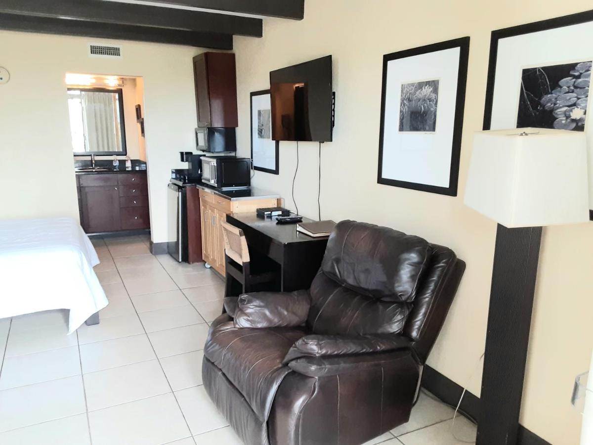 Charming One Bedroom Resort-Style Studio With Pool And Beach Access Ruskin Zewnętrze zdjęcie